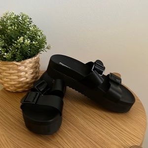 H&M two-strap slides